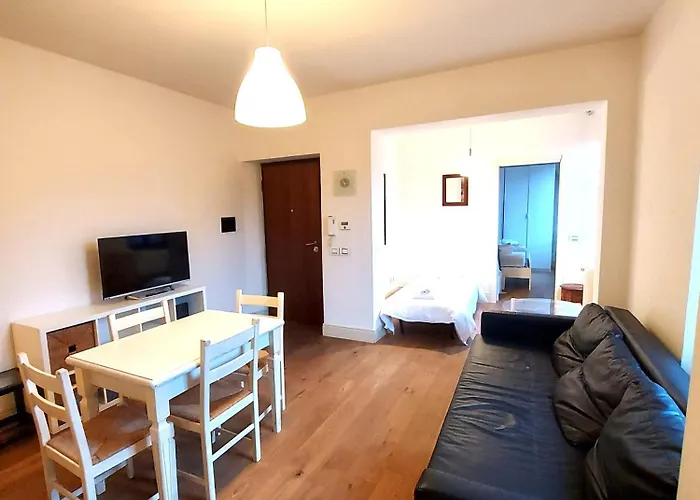 Leone Apartment